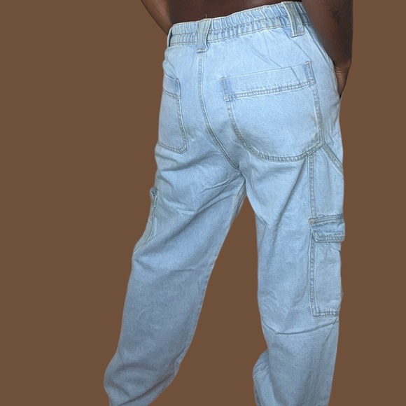 Light Wash Denim Cargo Pants🩵 90’s Vibes - Picture 3 of 3